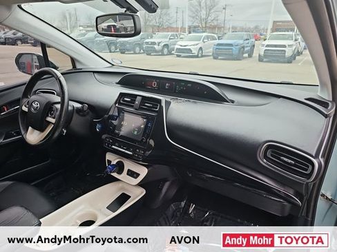 Used 2016 Toyota Prius Four image 31