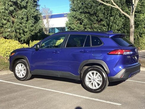 Used 2023 Toyota Corolla Cross LE image 8