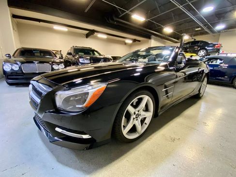 Used 2013 Mercedes-Benz SL 550 w/ Premium Pkg image 4