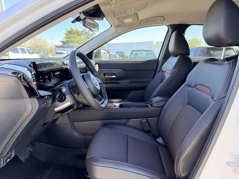 New 2026 Nissan Kicks SR w/ Cold Weather Package FWD image 16