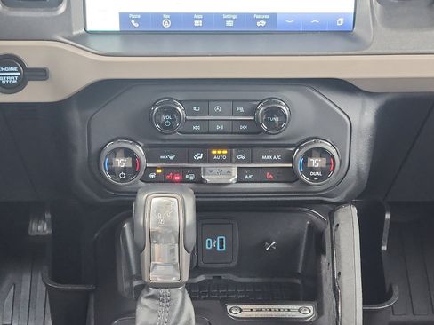 Used 2024 Ford Bronco Wildtrak image 18