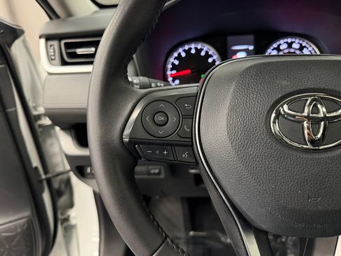 Used 2022 Toyota RAV4 XLE Premium AWD/4WD image 29