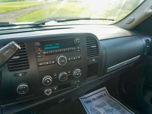 Used 2010 Chevrolet Silverado 2500 LT w/ Interior Plus Package AWD/4WD image 14