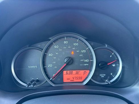 Used 2013 Toyota Yaris LE image 21