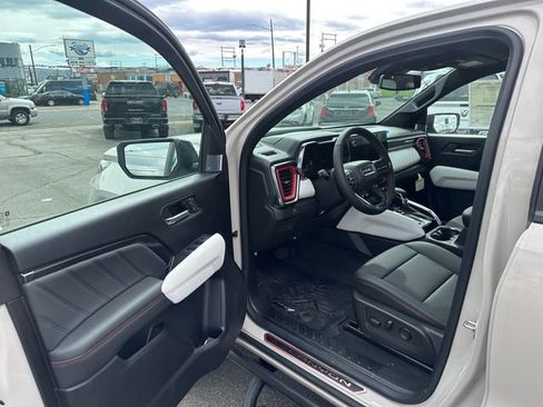 New 2026 GMC Canyon AT4X w/ LPO, Black Badging Package image 19