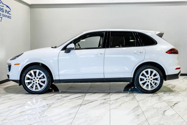 Used 2017 Porsche Cayenne AWD/4WD image 17