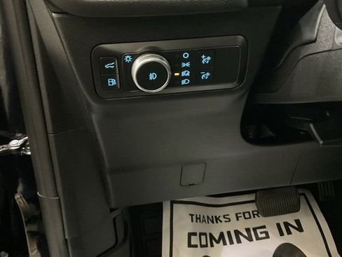 Used 2022 Ford Escape Titanium image 8