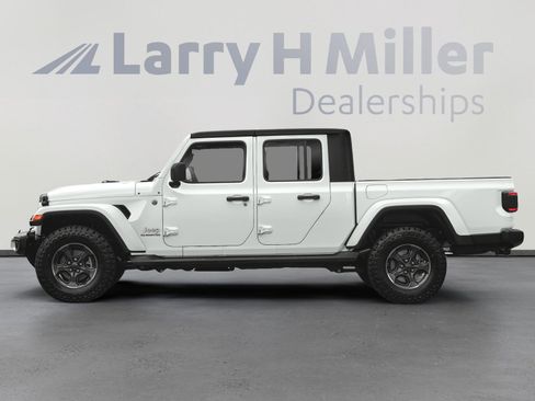 Used 2021 Jeep Gladiator Overland w/ Popular Equipment Package image 3