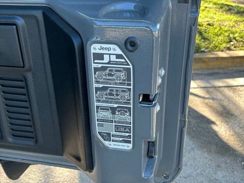 Certified 2020 Jeep Wrangler Sport image 40