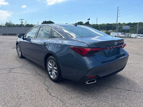 Used 2022 Toyota Avalon XLE w/ Moonroof Package FWD image 5
