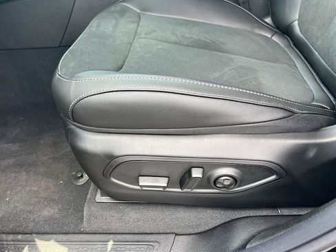 New 2025 Jeep Grand Cherokee L Altitude image 12