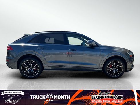 Used 2019 Audi Q8 Premium Plus w/ Premium Plus image 4