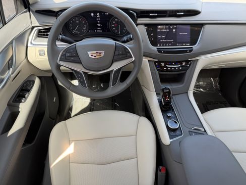 Certified 2024 Cadillac XT5 Premium Luxury w/ Technology Package FWD image 14