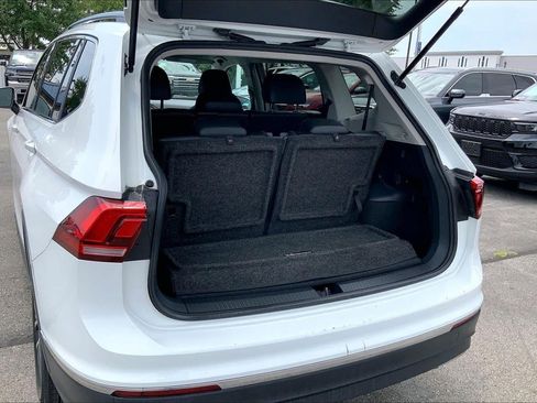 Used 2020 Volkswagen Tiguan SE FWD image 4