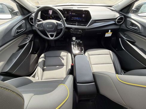 New 2026 Chevrolet Trax ACTIV w/ Sunroof Package FWD image 15