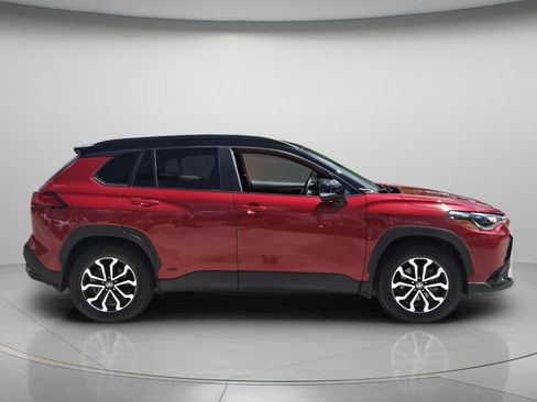 Used 2023 Toyota Corolla Cross AWD Hybrid w/ Moonroof Package image 3