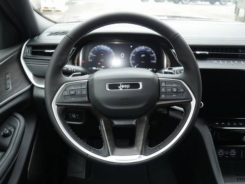 New 2026 Jeep Grand Cherokee Limited Reserve image 15