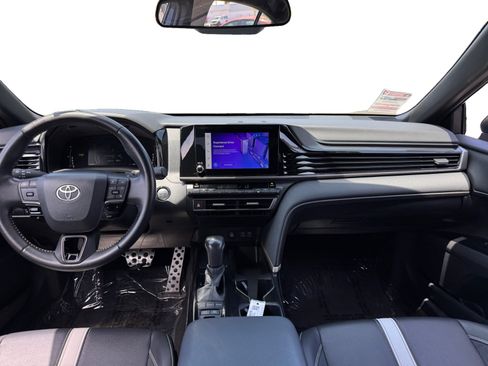 Used 2025 Toyota Camry SE FWD image 10
