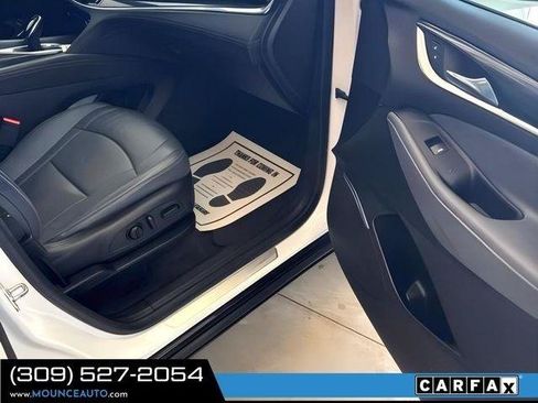 Used 2019 Buick Enclave Essence w/ Experience Buick Package AWD/4WD image 9
