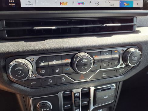 New 2025 Jeep Gladiator Willys image 6