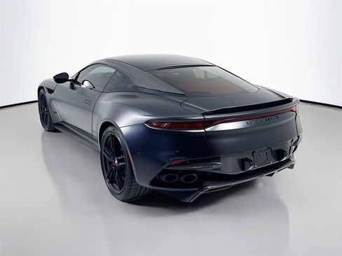 Used 2023 Aston Martin DBS Coupe image 5