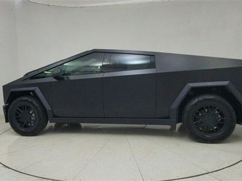 Used 2024 Tesla Cybertruck AWD Crew Cab image 63