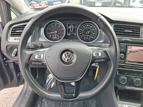Used 2019 Volkswagen Golf S AWD/4WD image 19