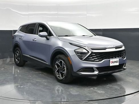 Used 2025 Kia Sportage LX AWD/4WD image 1