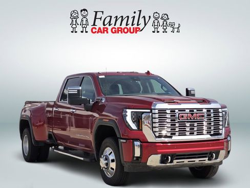Used 2024 GMC Sierra 3500 Denali w/ Technology Package image 2