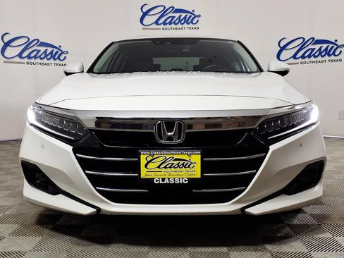 Used 2021 Honda Accord Touring image 3