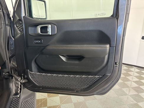 Used 2021 Jeep Gladiator Overland image 26