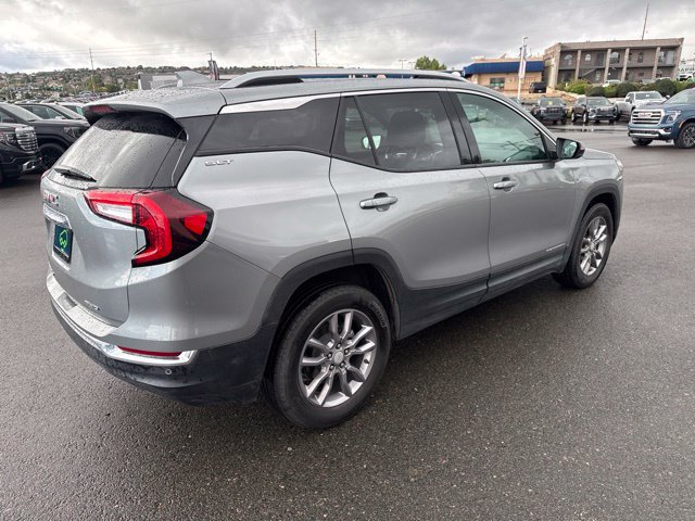 Used 2024 GMC Terrain SLT AWD/4WD image 5