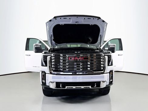 Used 2025 GMC Sierra 3500 Denali w/ Technology Package AWD/4WD image 24