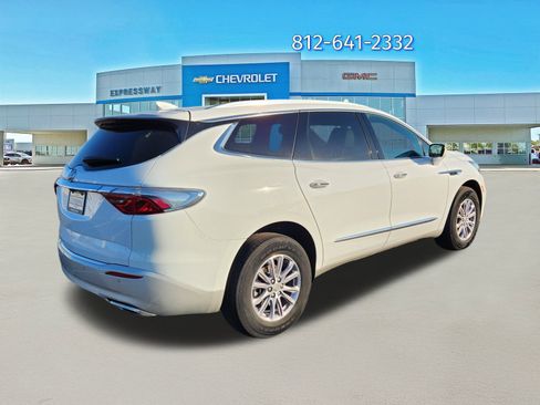 Used 2024 Buick Enclave Premium image 7