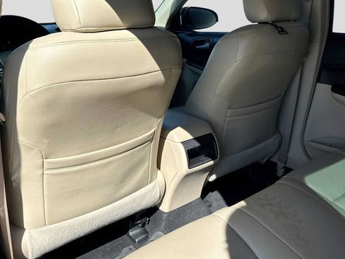 Used 2014 Toyota Camry FWD image 17
