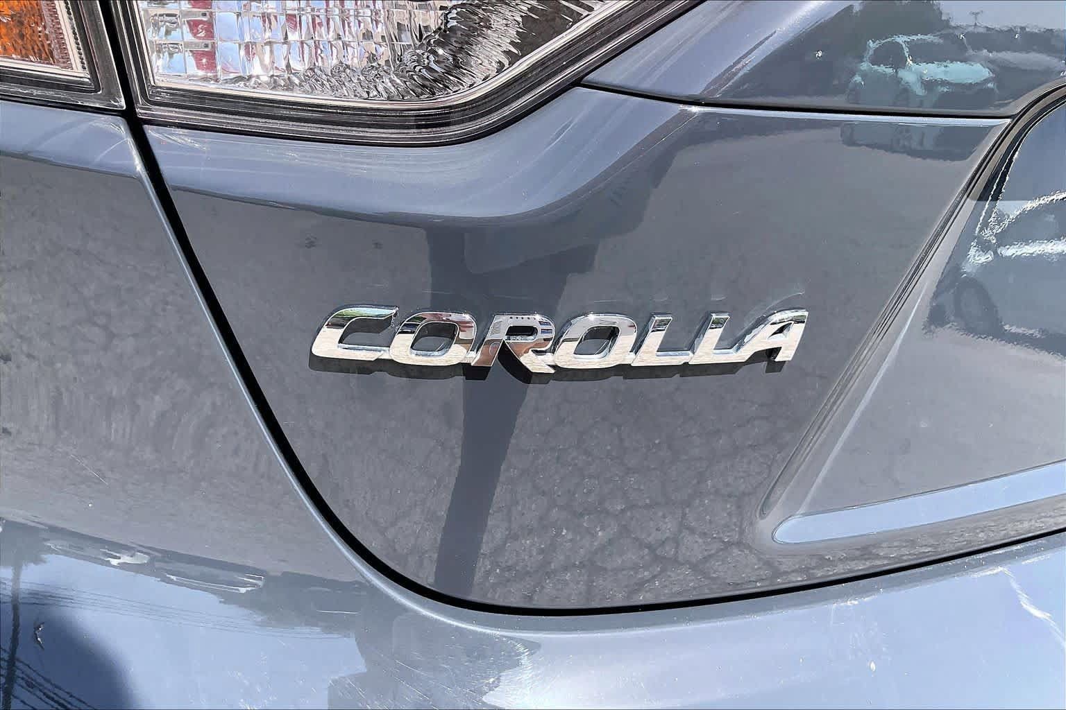 Used 2025 Toyota Corolla LE FWD image 30