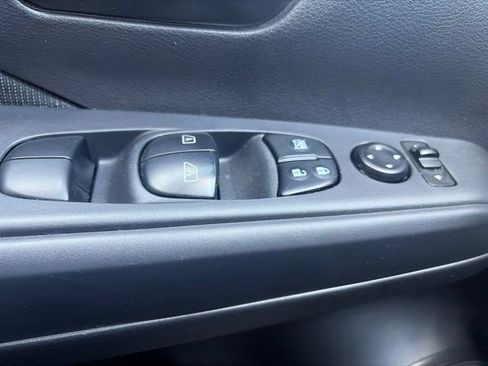 Used 2025 Nissan Kicks Play S FWD image 22
