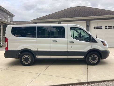 Used 2017 Ford Transit 150 XL RWD image 6