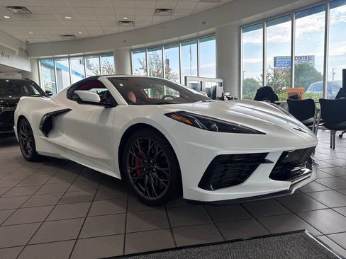 Used 2023 Chevrolet Corvette Stingray Premium Cpe w/ Z51 Performance Package RWD image 3