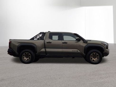 Certified 2025 Toyota Tacoma 4x4 Double Cab Hybrid image 4