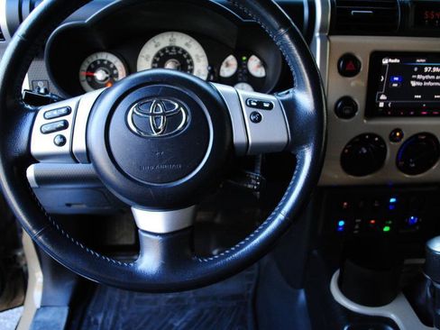 Used 2014 Toyota FJ Cruiser 4WD w/ Upgrade Package image 20