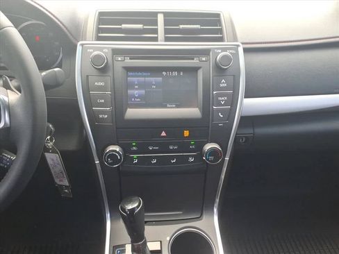 Used 2017 Toyota Camry SE FWD image 26