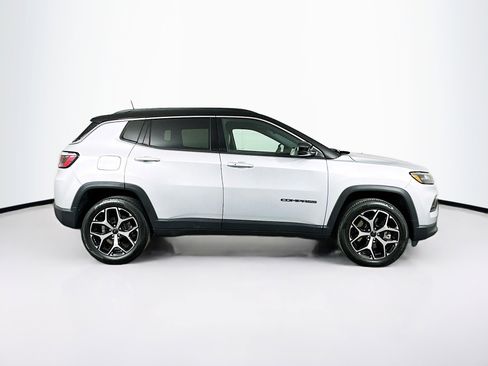 Used 2025 Jeep Compass Limited AWD/4WD image 10