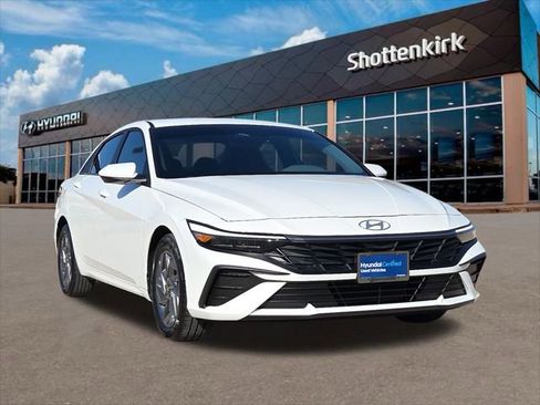 Certified 2024 Hyundai Elantra SEL image 3