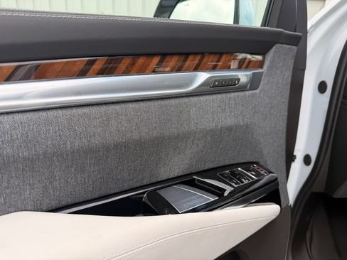 New 2026 Cadillac Escalade Platinum Luxury w/ LPO, Floor Liner Package AWD/4WD image 26