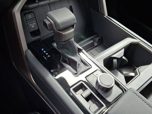 New 2026 Toyota Tundra Limited AWD/4WD image 15