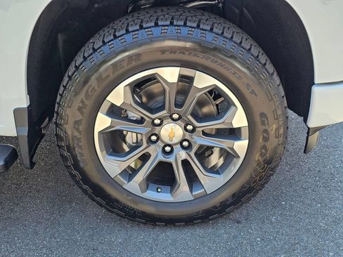 New 2026 Chevrolet Silverado 1500 High Country w/ Technology Package AWD/4WD image 9