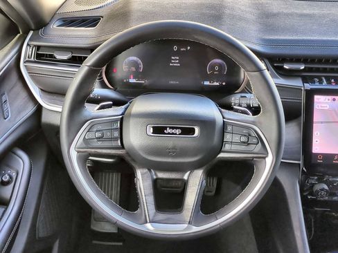 Used 2024 Jeep Grand Cherokee Limited image 24