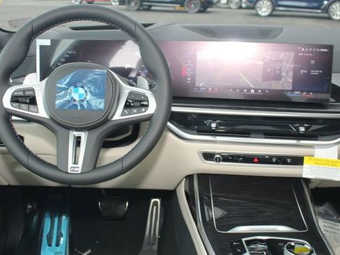 New 2026 BMW X7 M60i image 18