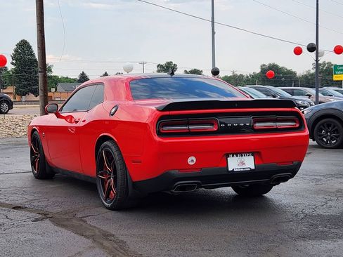 Used 2016 Dodge Challenger R/T Scat Pack RWD image 9
